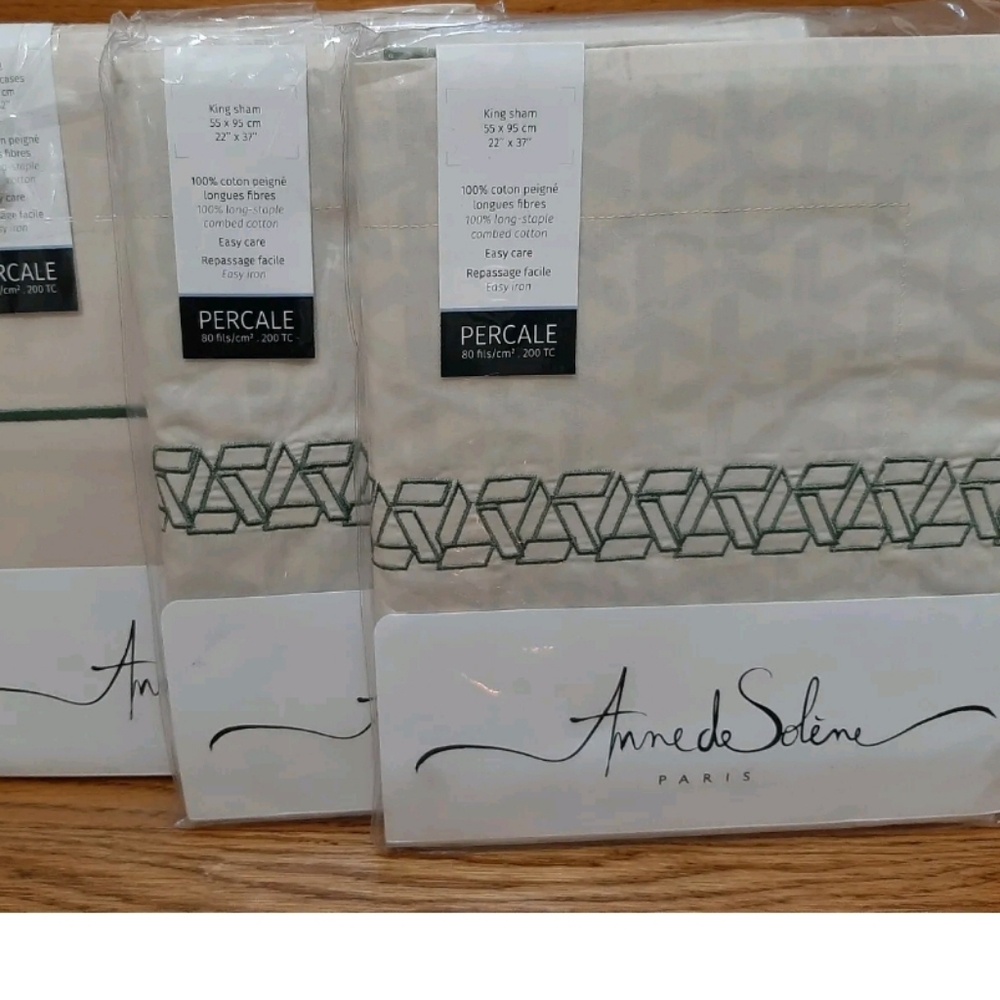 ANNE De SOLENE EASYCARE  TROPICAL 2 King shams, 1 pair of pillowcases 4 pieces